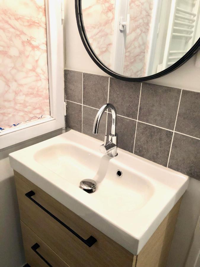 Faubourg Saint Martin Apartment Paris Bagian luar foto